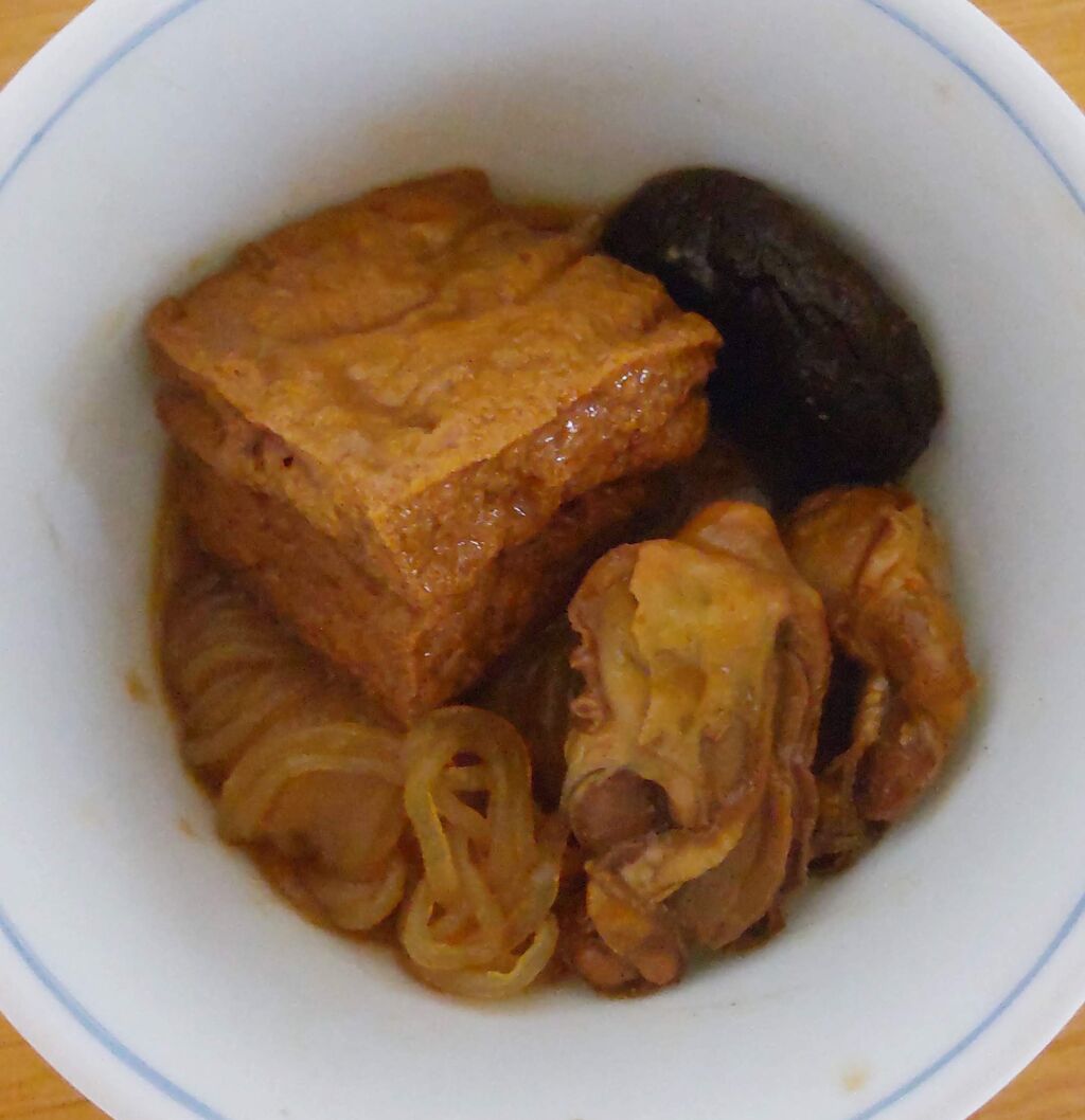 ひろしま牡蠣の土手鍋缶をお皿に盛った写真