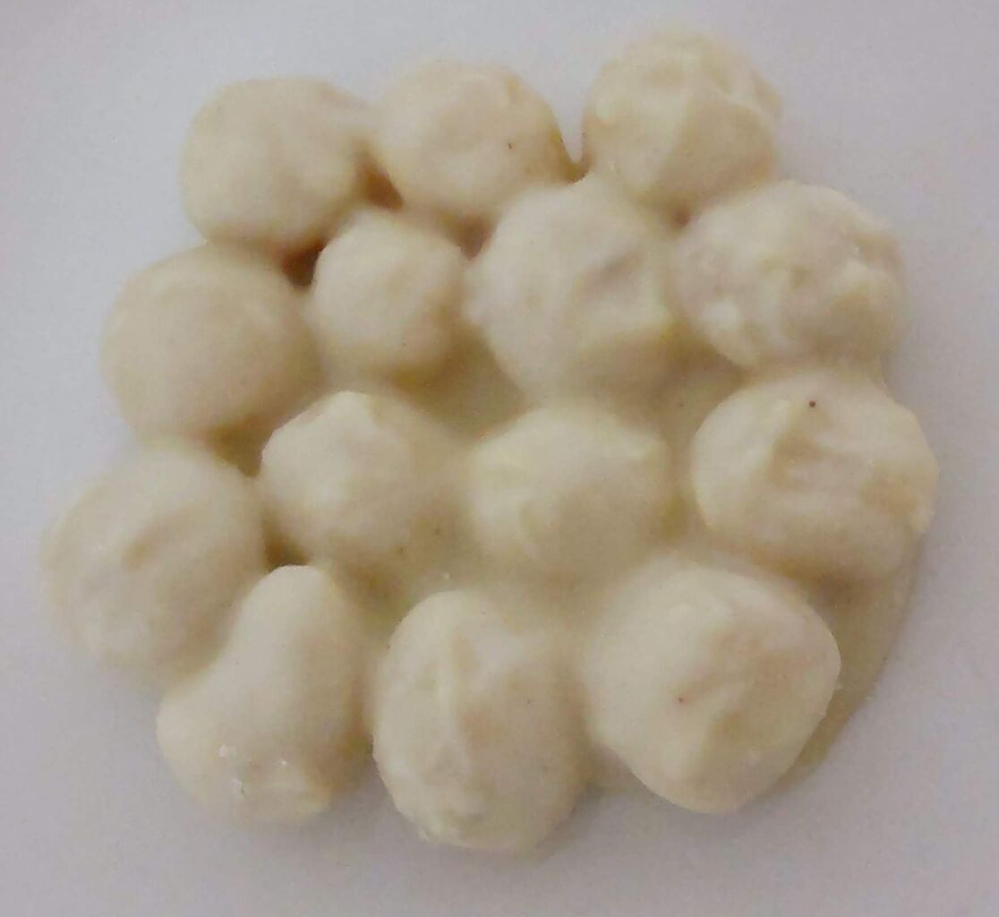 ザ・カハラのマカダミナッツチョコレート（ホワイト）の写真