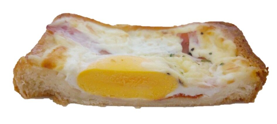 FRESHNESSパン工房のエッグトーストの断面写真