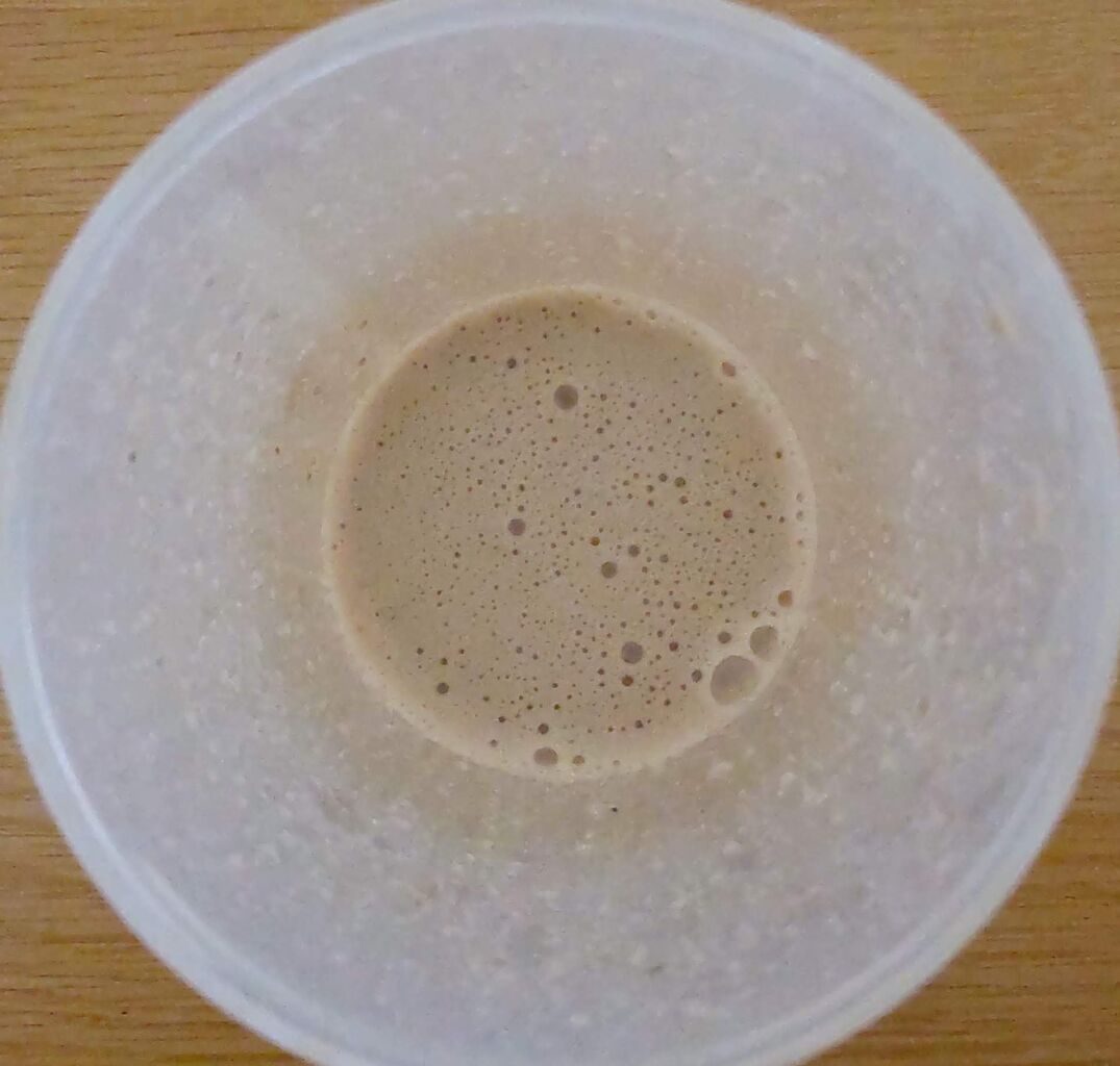 MY ROUTINE チロルチョココーヒーヌガー風味プロテインを水に溶かした写真