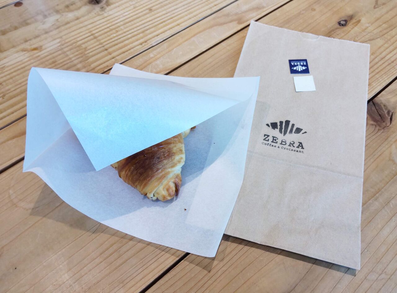 ZEBRA Coffee&Croissant（ゼブラ コーヒーアンドクロワッサン）横浜店の持ち帰り袋の写真