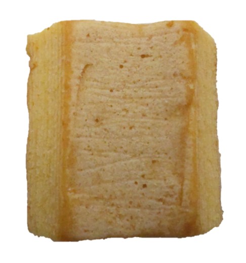 ファミマルSweetsの発酵バター香る贅沢バウムクーヘンを裏から見た写真