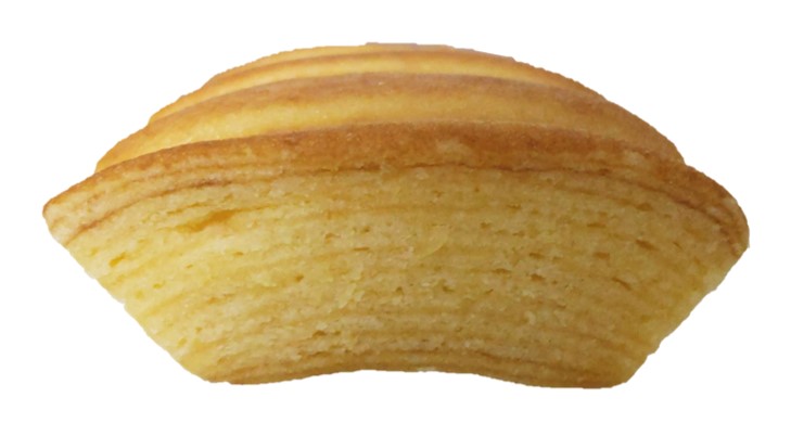 ファミマルSweetsの発酵バター香る贅沢バウムクーヘンを横から見た写真