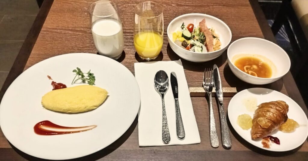 ヒルトン横浜のエグゼクティブラウンジの朝食で食べた洋食メニューの写真