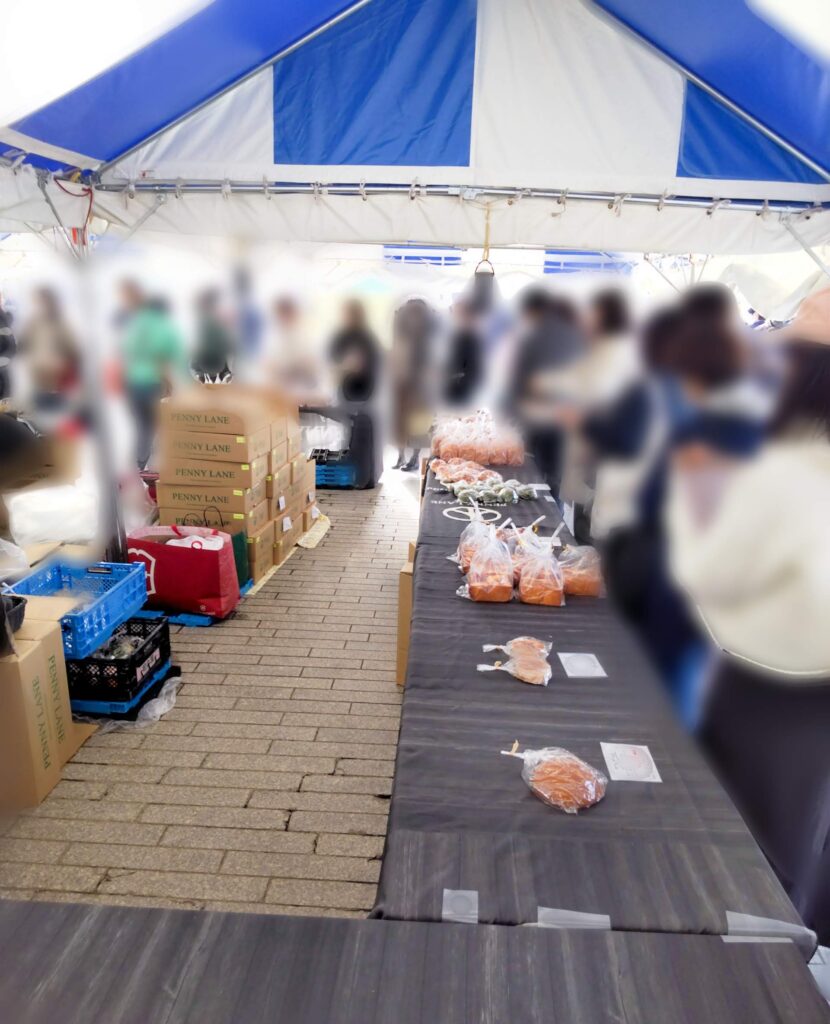 パンのフェス2024春in横浜赤レンガ初日のペニーレインの15時すぎの売り場の写真
