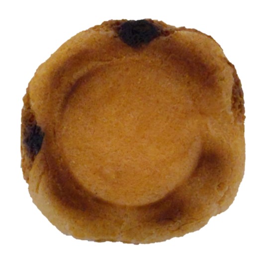 ローソンUchiCafeの濃厚たまごのカスタードクッキーシューを裏から見た写真